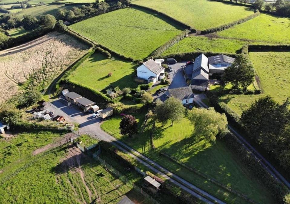 The Reindeer Retreat Buttercup Twin Kidwelly Exterior foto
